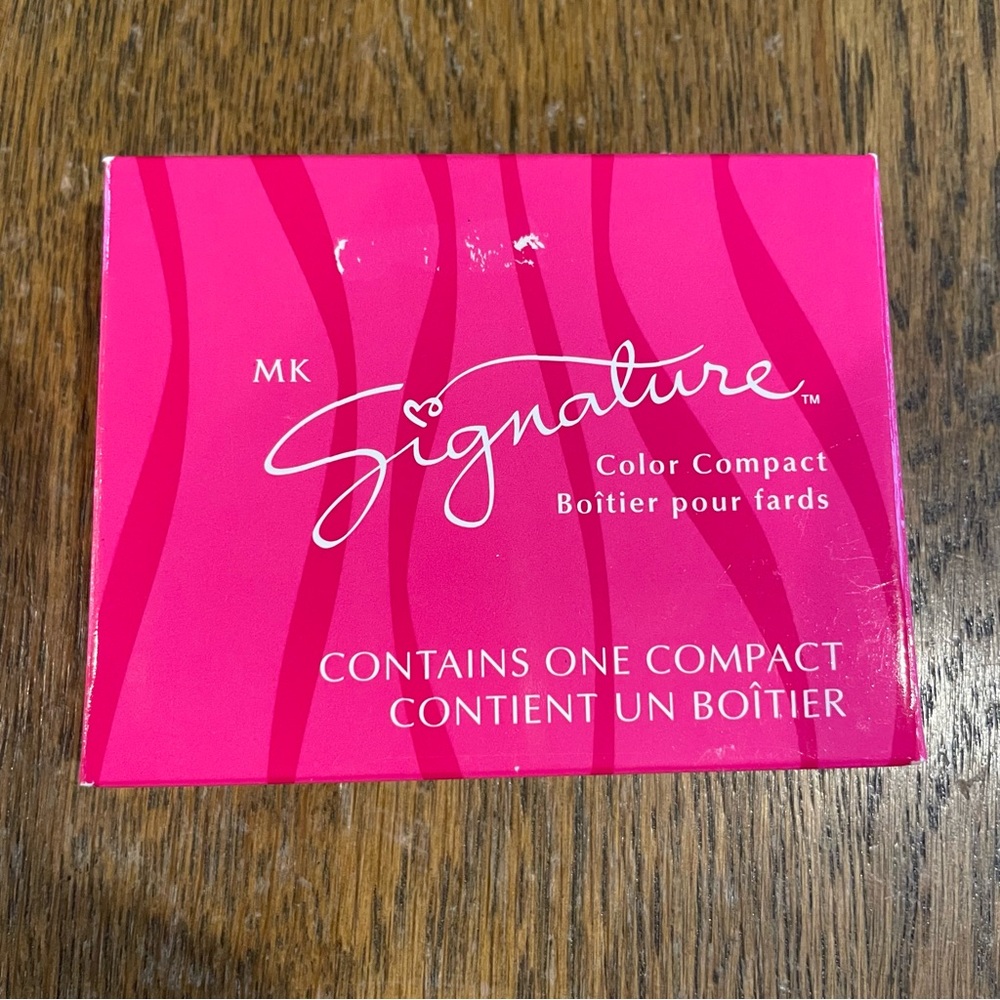 Mary Kay MK Signature Color Compact with Mirror New in Box for Eyeshadow Color